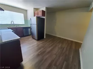 Photo #6: 2111599 Listing 