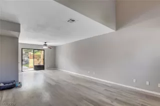 Photo #2: 2111634 Listing