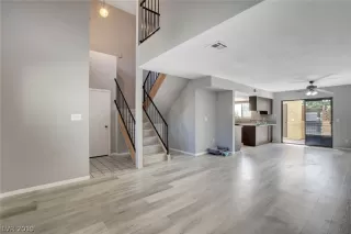 Photo #3: 2111634 Listing