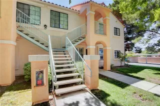 Photo #1: 2111650 Listing 