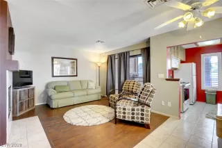 Photo #3: 2111650 Listing 