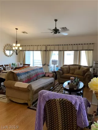 Photo #4: 2111659 Listing 