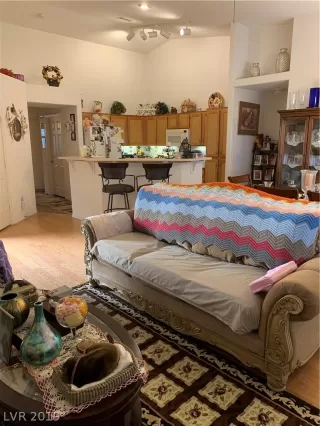 Photo #5: 2111659 Listing 