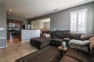 Photo #5: 2111702 Listing 