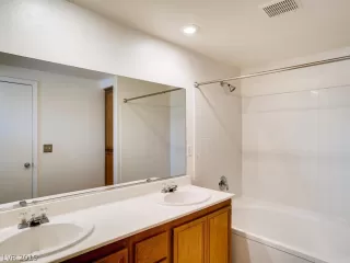 Photo #6: 2111714 Listing 