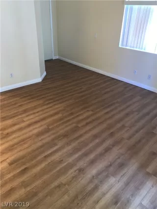 Photo #4: 2111789 Listing 