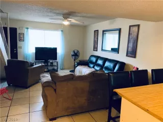 Photo #4: 2111802 Listing