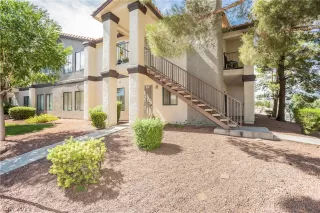 Photo #1: 2111806 Listing