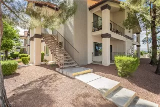 Photo #2: 2111806 Listing