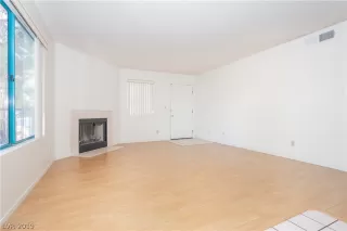 Photo #6: 2111806 Listing