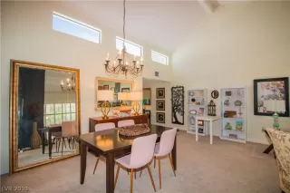 Photo #5: 2111842 Listing