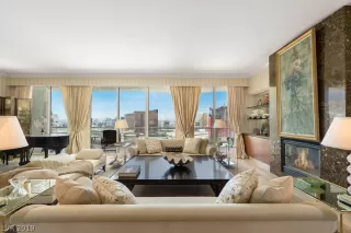 Photo #1: 2111843 Listing