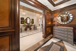 Photo #2: 2111843 Listing