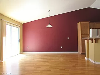 Photo #3: 2111846 Listing 