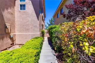 Photo #3: 2111859 Listing