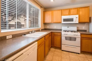 Photo #4: 2111909 Listing 