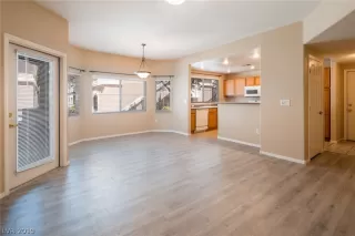 Photo #6: 2111909 Listing 