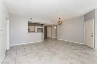 Photo #6: 2111976 Listing