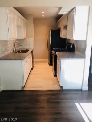 Photo #1: 2111985 Listing