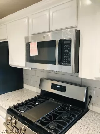 Photo #3: 2111985 Listing