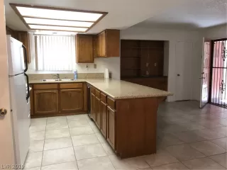 Photo #1: 2111986 Listing