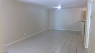 Photo #2: 2112007 Listing 