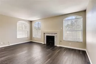 Photo #4: 2112022 Listing 
