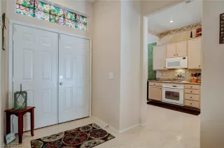 Photo #4: 2112039 Listing