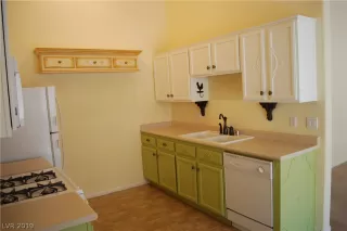 Photo #4: 2112073 Listing