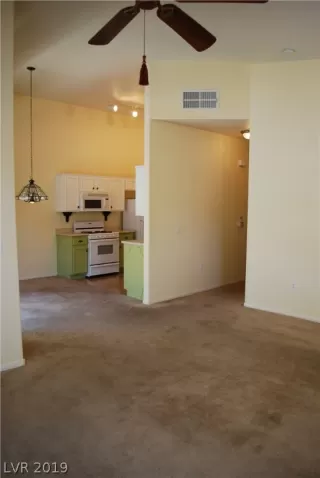 Photo #6: 2112073 Listing