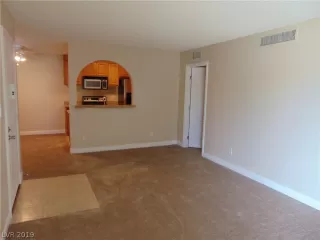 Photo #2: 2112158 Listing