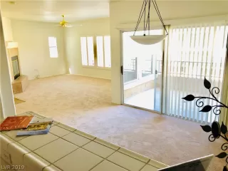 Photo #6: 2112178 Listing