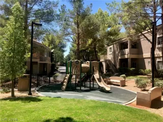 Photo #4: 2112260 Listing