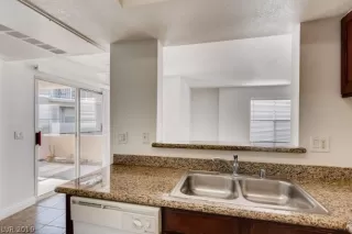 Photo #4: 2112272 Listing 