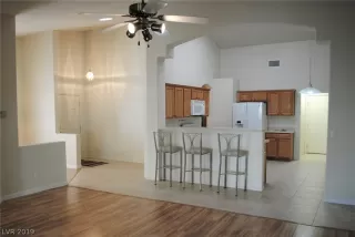 Photo #3: 2112279 Listing 