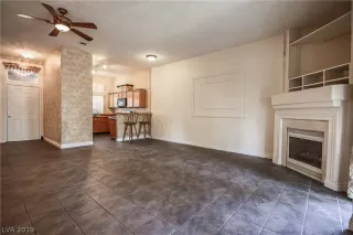 Photo #4: 2112285 Listing