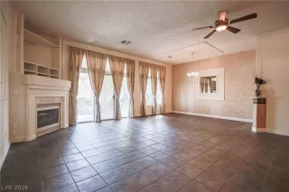 Photo #6: 2112285 Listing