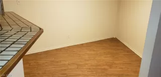 Photo #3: 2112296 Listing 