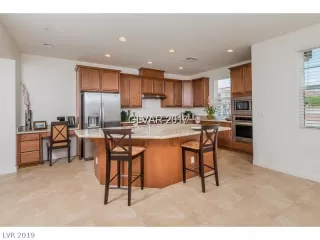 Photo #4: 2112302 Listing 