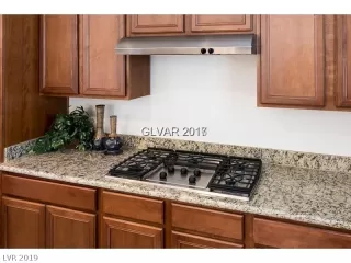 Photo #5: 2112302 Listing 