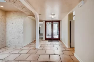 Photo #3: 2112316 Listing