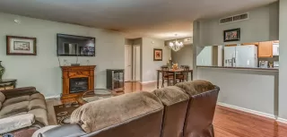 Photo #4: 2112329 Listing