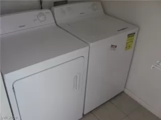 Photo #4: 2112344 Listing