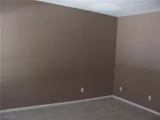 Photo #6: 2112344 Listing