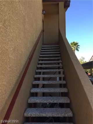 Photo #3: 2112369 Listing 