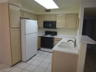 Photo #1: 2112415 Listing 