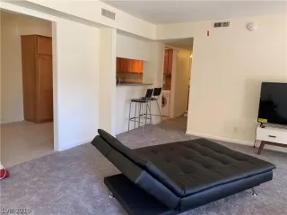 Photo #2: 2112466 Listing