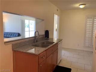 Photo #5: 2112466 Listing