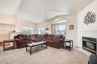 Photo #3: 2112473 Listing 