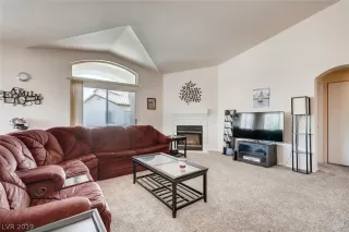 Photo #4: 2112473 Listing 